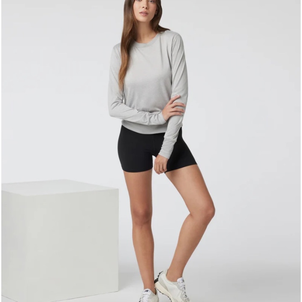Vuori Daydream Crew top